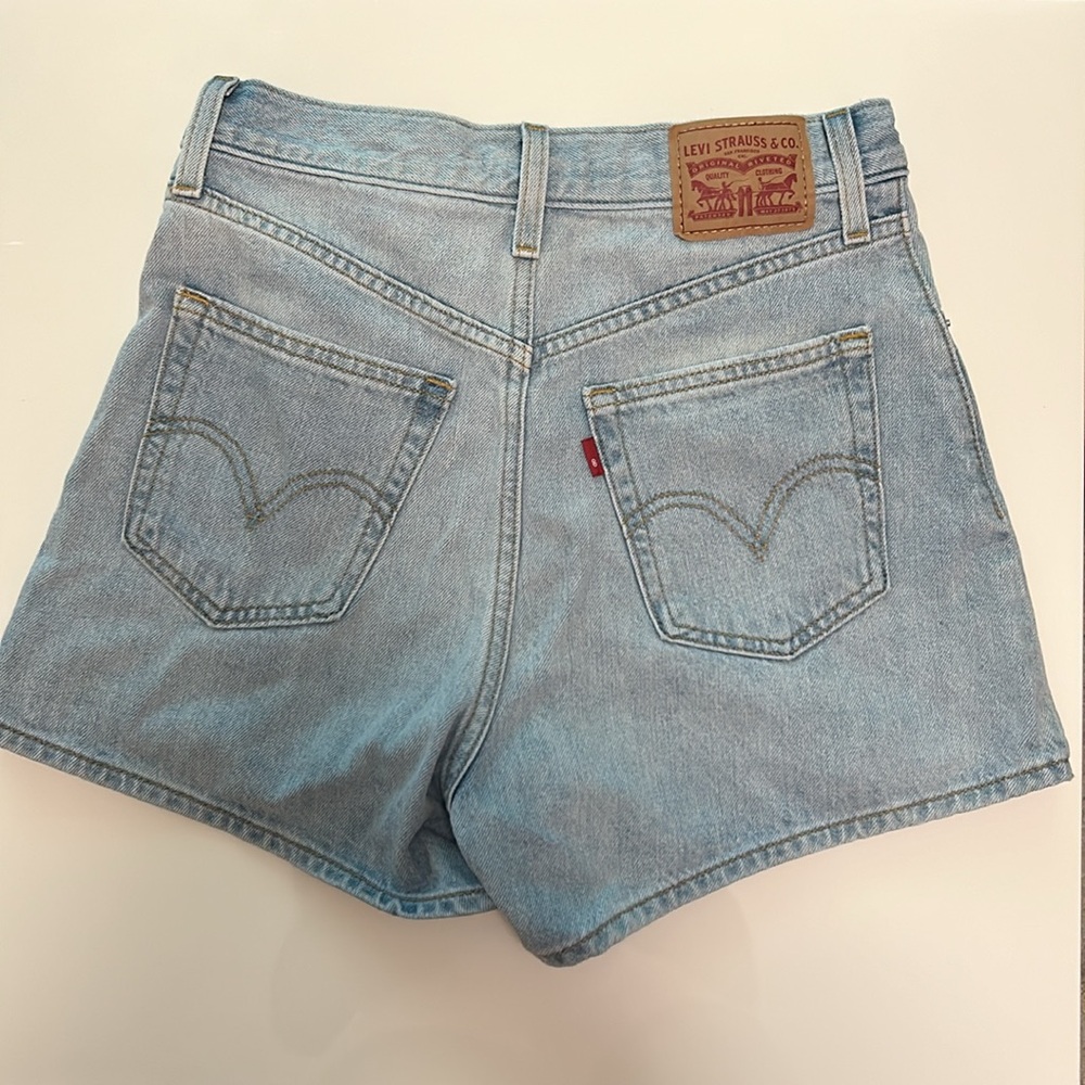 LEVIs high waisted mom shorts